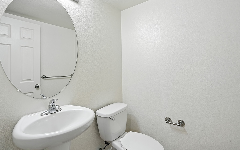 Moffett Court 1390 3x2.5 Bathroom